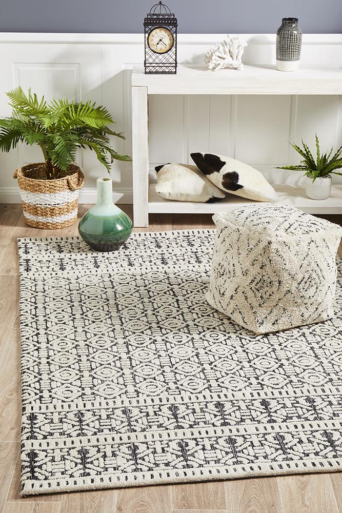 Levi Adonis Ivory Black Rug 225X155CM