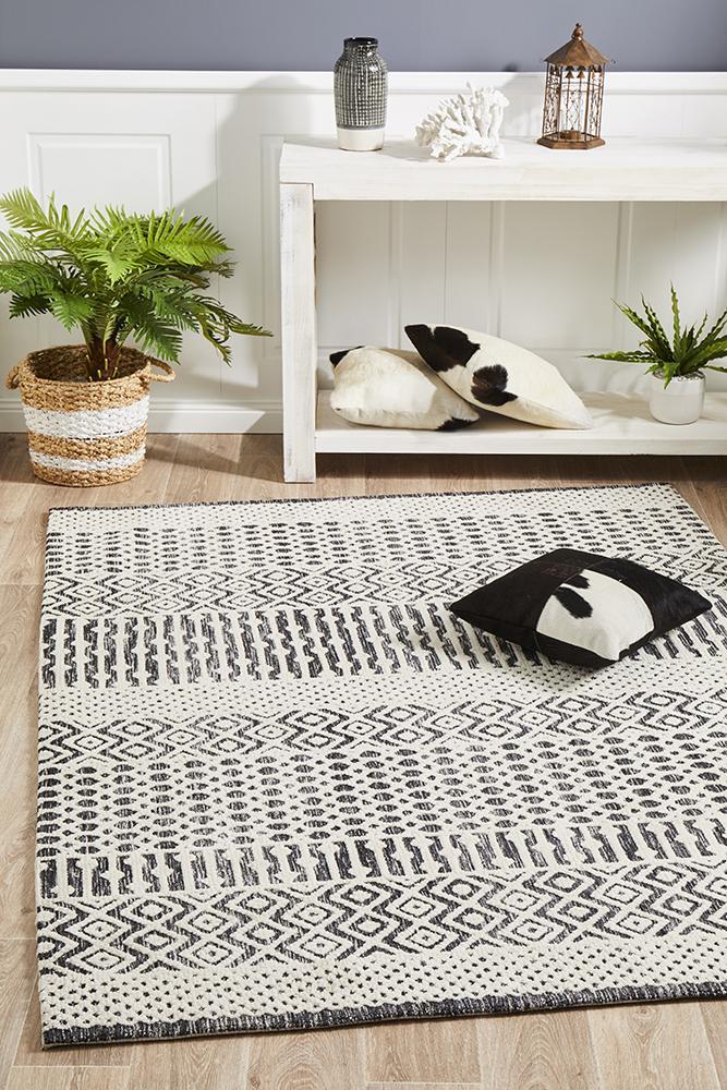 Levi Emma Ivory Black Rug 225X155CM
