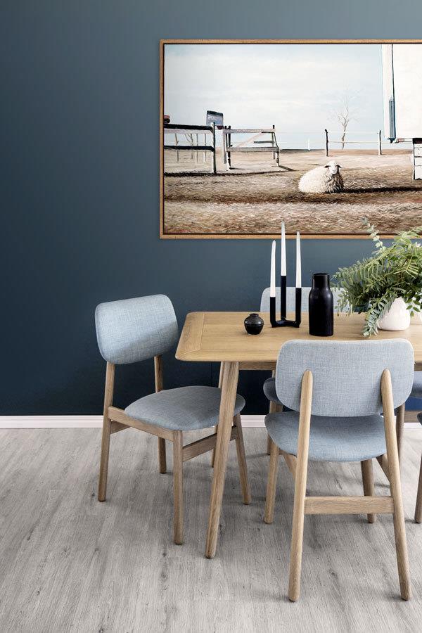 Matilda - Black Box Frame Canvas - 100x75 - Landscape