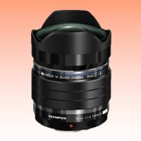 New Olympus M.Zuiko DigitalED 8mm f/1.8 Fisheye PRO Lens (1 Year Warranty)