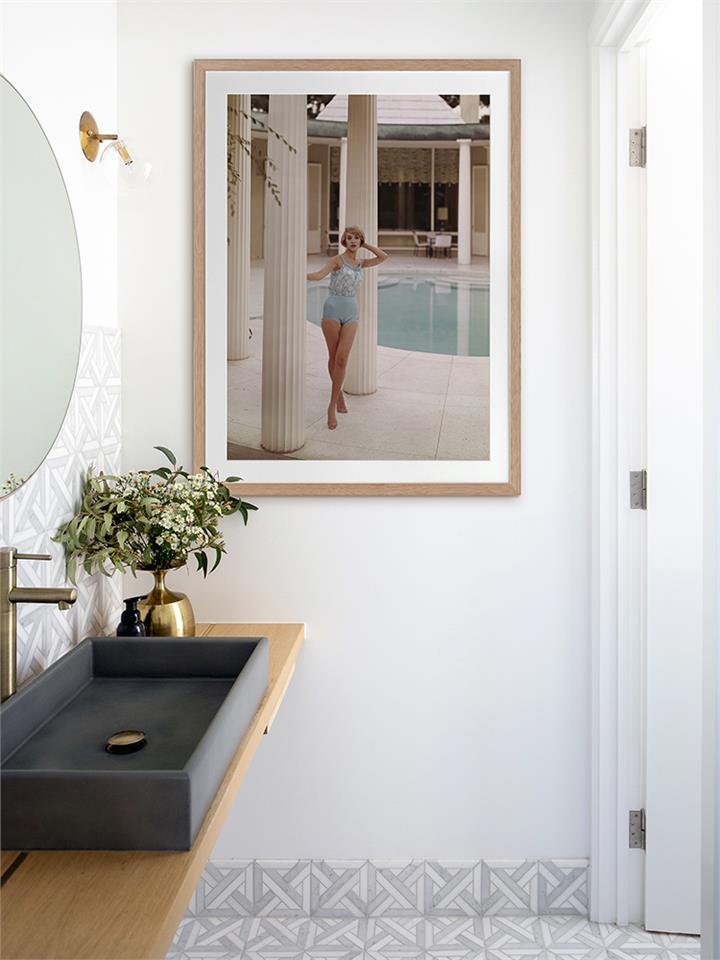 Poolside Glamour I - Frame Oak - With Mat - 84x105 - Portrait