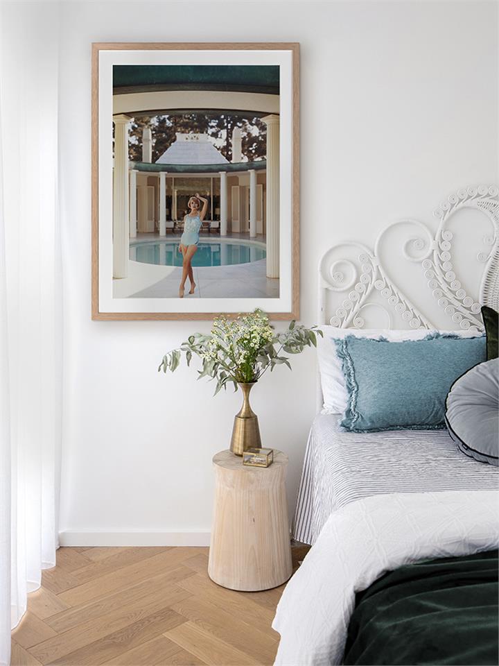 Poolside Glamour II - Frame Oak - With Mat - 84x105 - Portrait