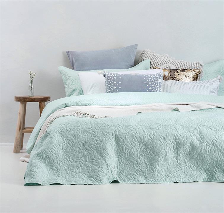 Qb/Kb Botanica Coverlet Set Glacier