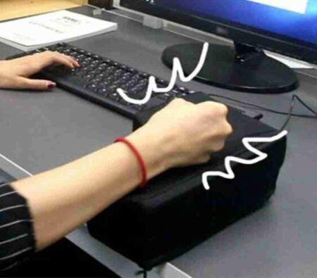 USB Big Enter Key Relieve Stress Plush Toy?Throw Table Pillow Toys Anti-Stress Relief Super Size Stuffer Accent Desktop Foam Nap Pillow Vent Tool Peripheral Keys